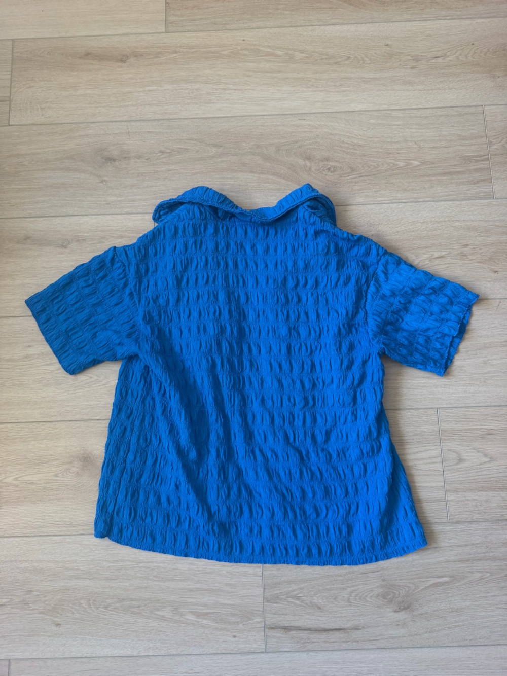 Anthropologie Eri + Ali Textured Short Sleeve Button-Down Shirt - Bright Blue - Picture 3 of 3